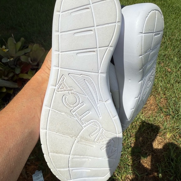 Nautica Anokin Cream / White Athletic Shoes SZ 8 - Picture 5 of 12